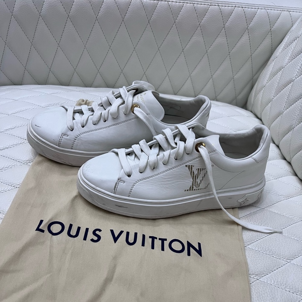 Louis Vuitton time out sneakers 7.5